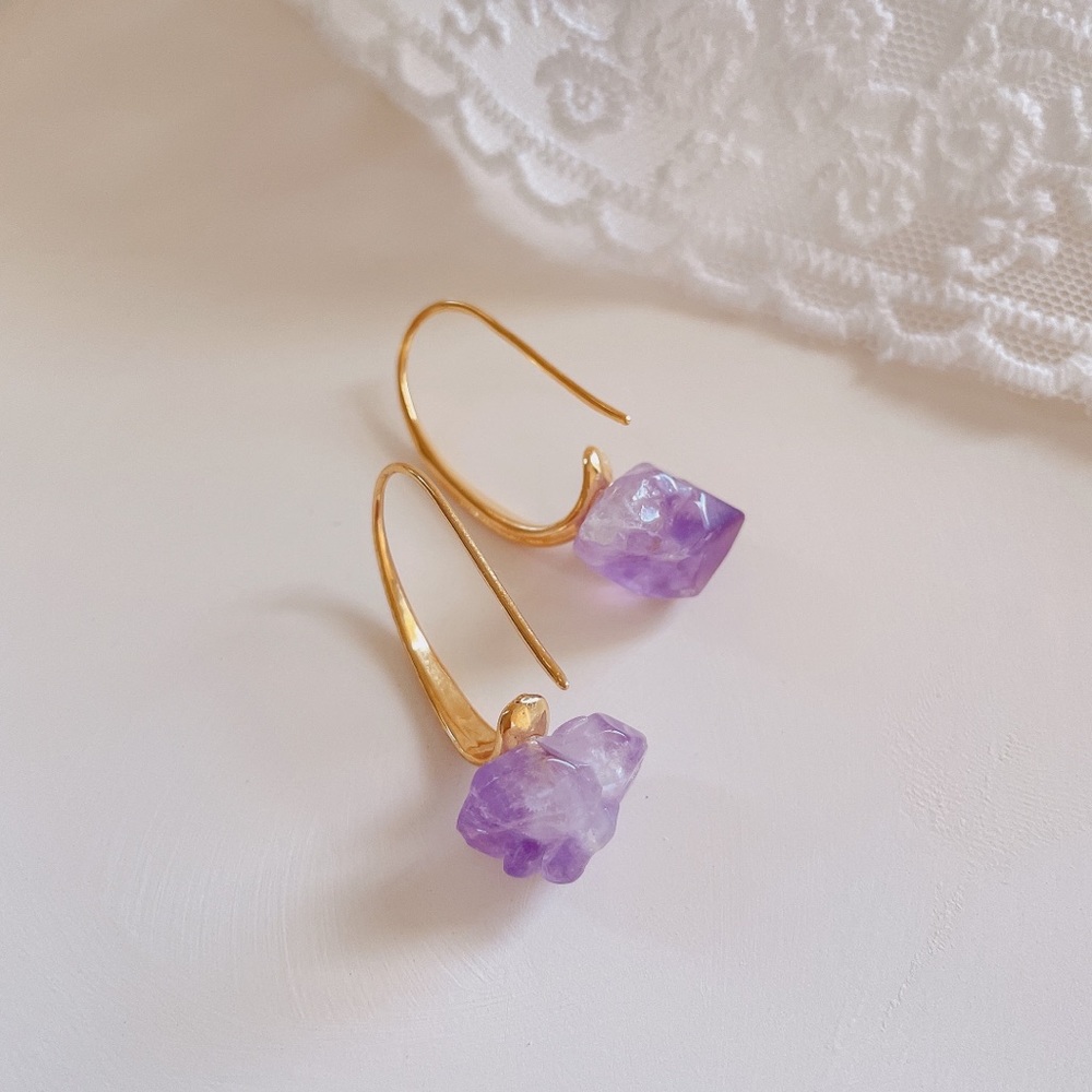 Gold plated brass raw amethyst drop earrings